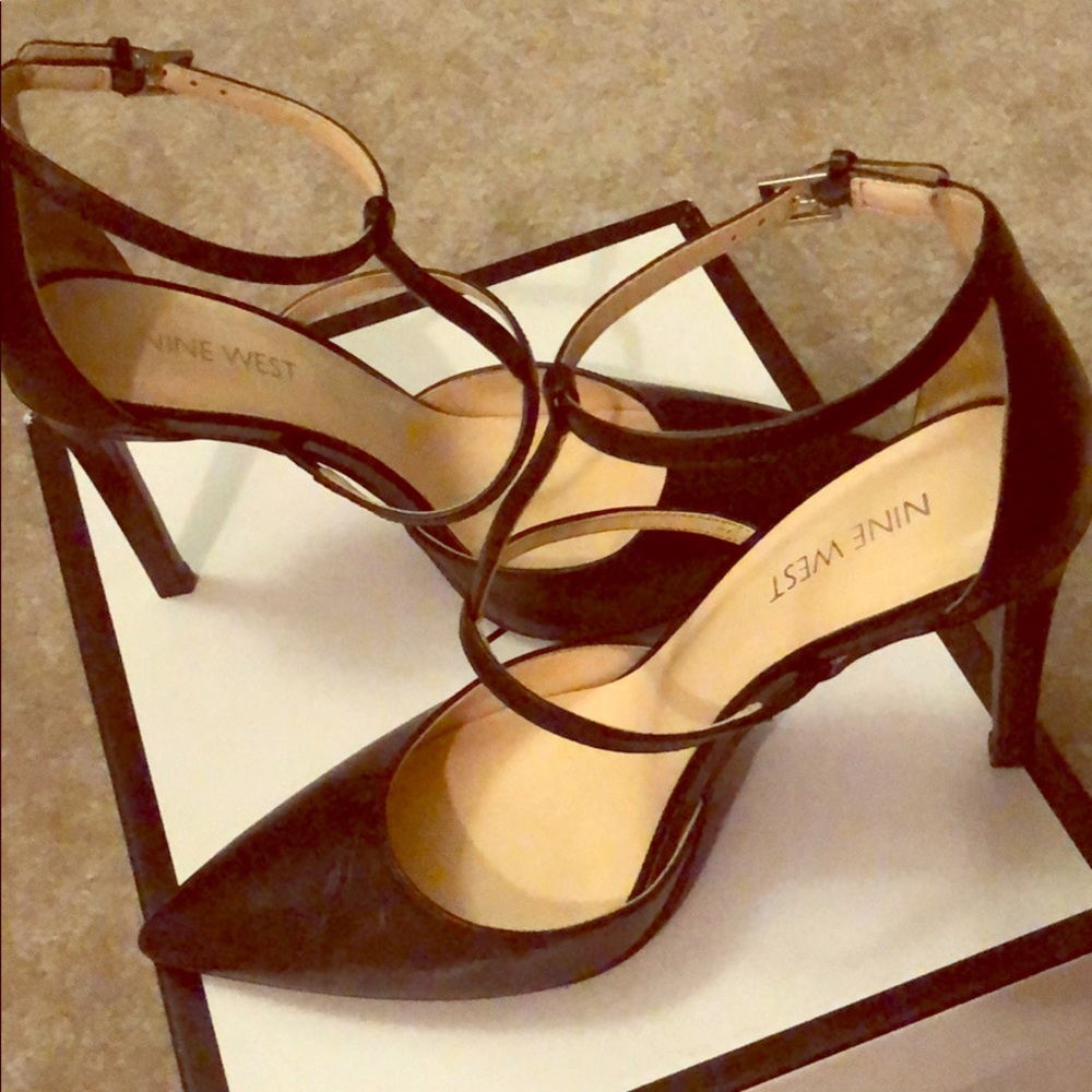 Black t strap pumps
